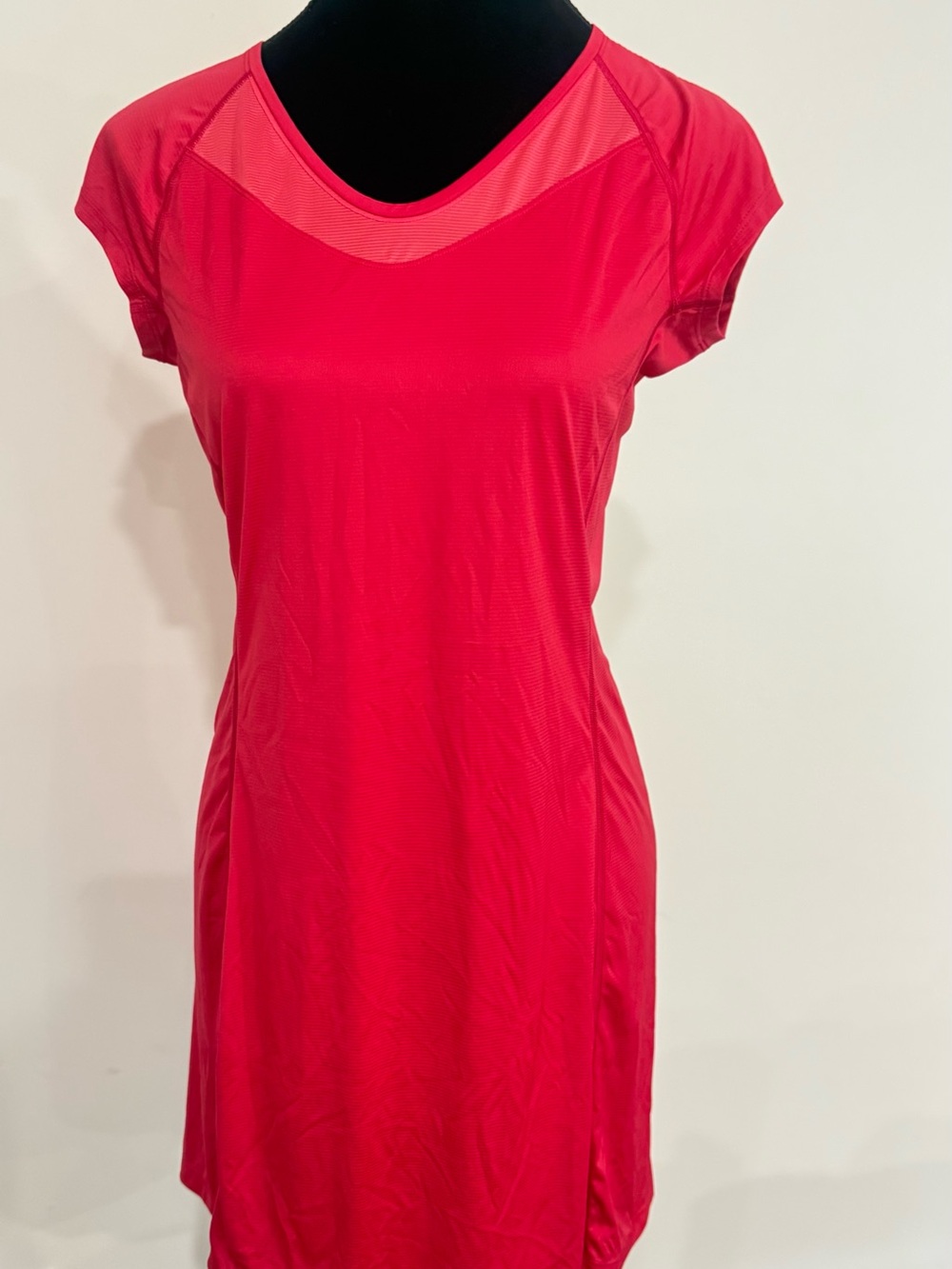 Arc'teryx Women's Red Athletic Dress Top